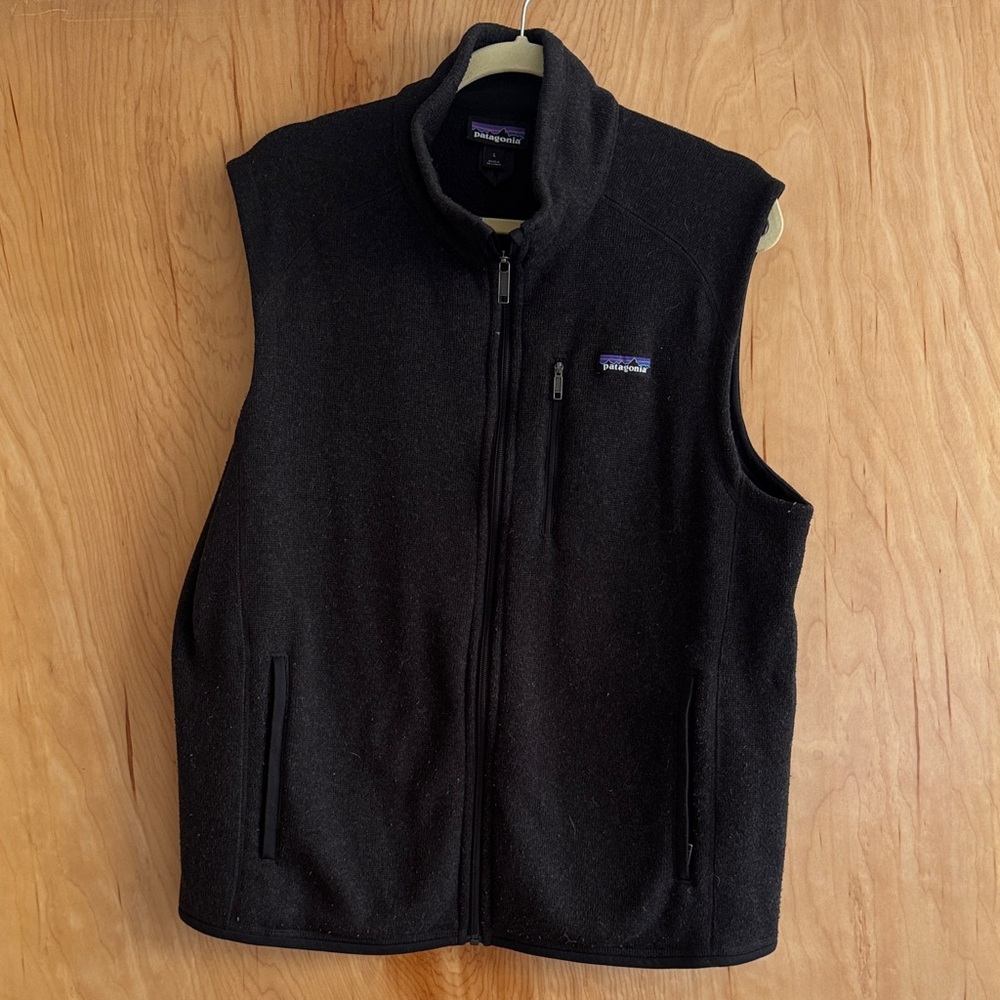 Patagonia Black Men’s Fleece Vest with Chest Logo
